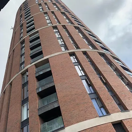Apartment 2 Bed In Granary Wharf Leeds *